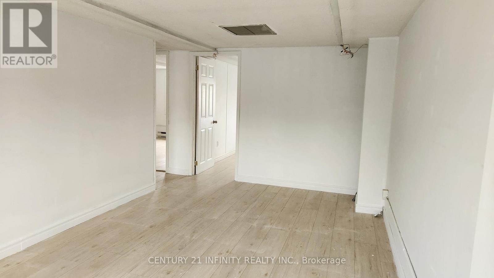8 - 1019 NELSON STREET, Oshawa, Ontario