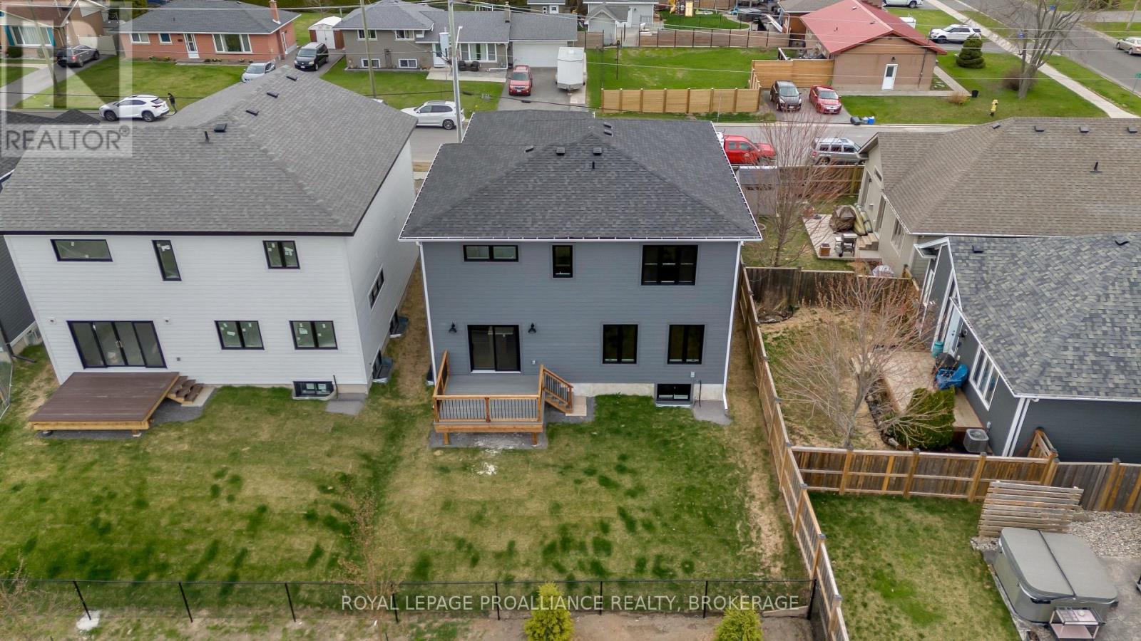 2 Park Crescent, Loyalist, Ontario  K7N 0C2 - Photo 32 - X12373251