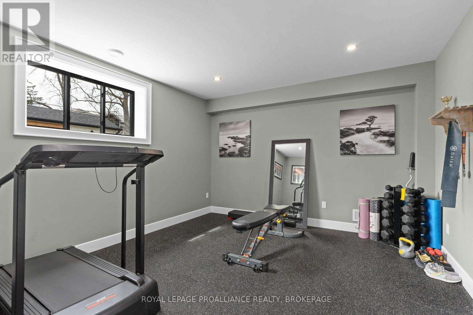 7 Crescent Drive, Kingston, Ontario  K7M 4J3 - Photo 39 - X12373253