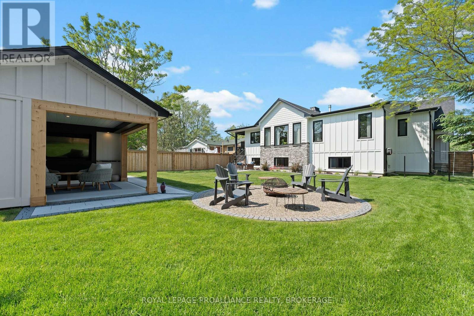 7 Crescent Drive, Kingston, Ontario  K7M 4J3 - Photo 41 - X12373253