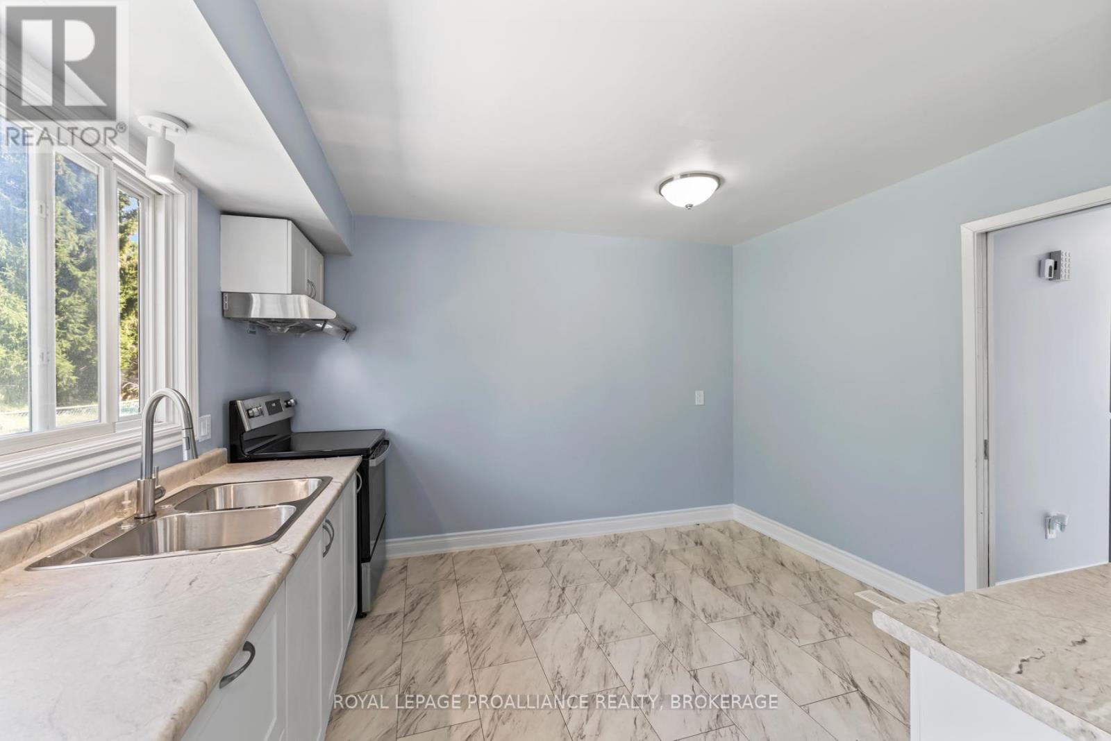 63 Old Oak Road, Kingston, Ontario  K7M 6X2 - Photo 25 - X12373295