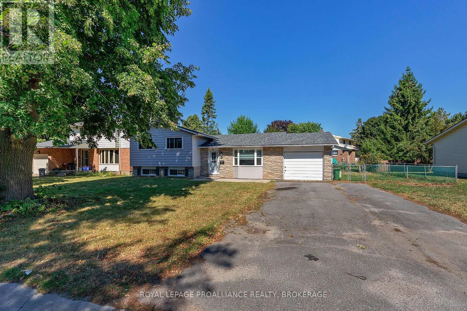 63 Old Oak Road, Kingston, Ontario  K7M 6X2 - Photo 3 - X12373295