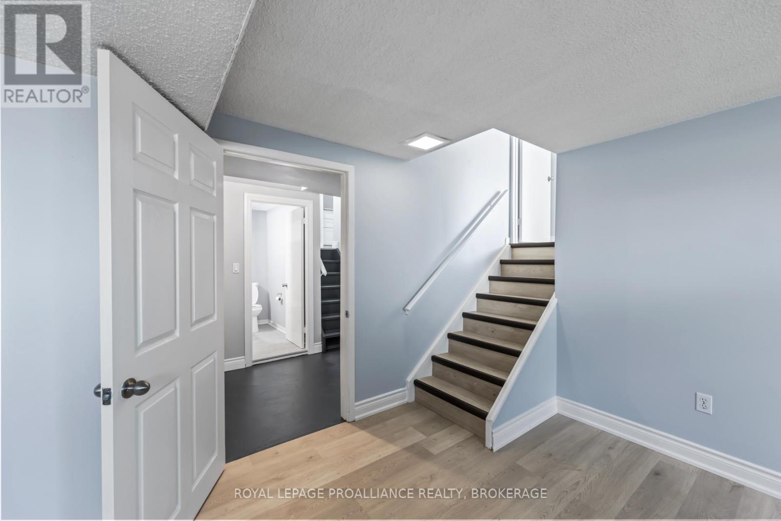 63 Old Oak Road, Kingston, Ontario  K7M 6X2 - Photo 36 - X12373295