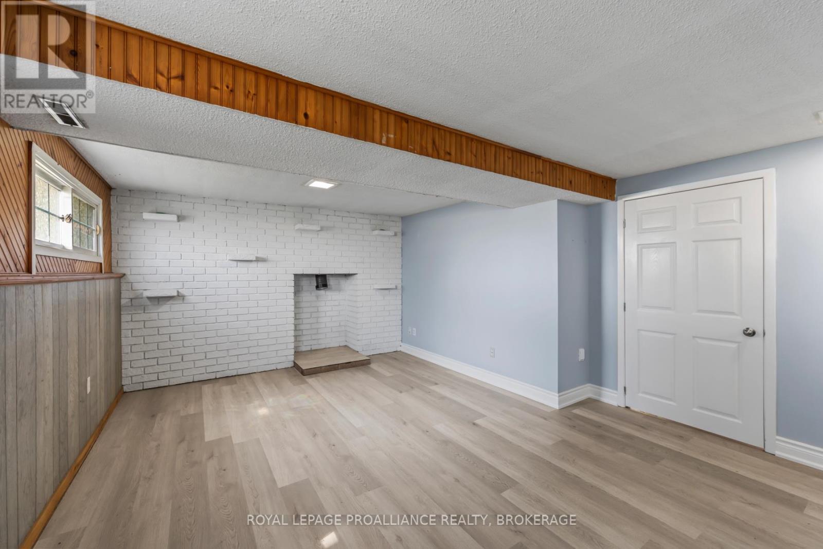 63 Old Oak Road, Kingston, Ontario  K7M 6X2 - Photo 38 - X12373295