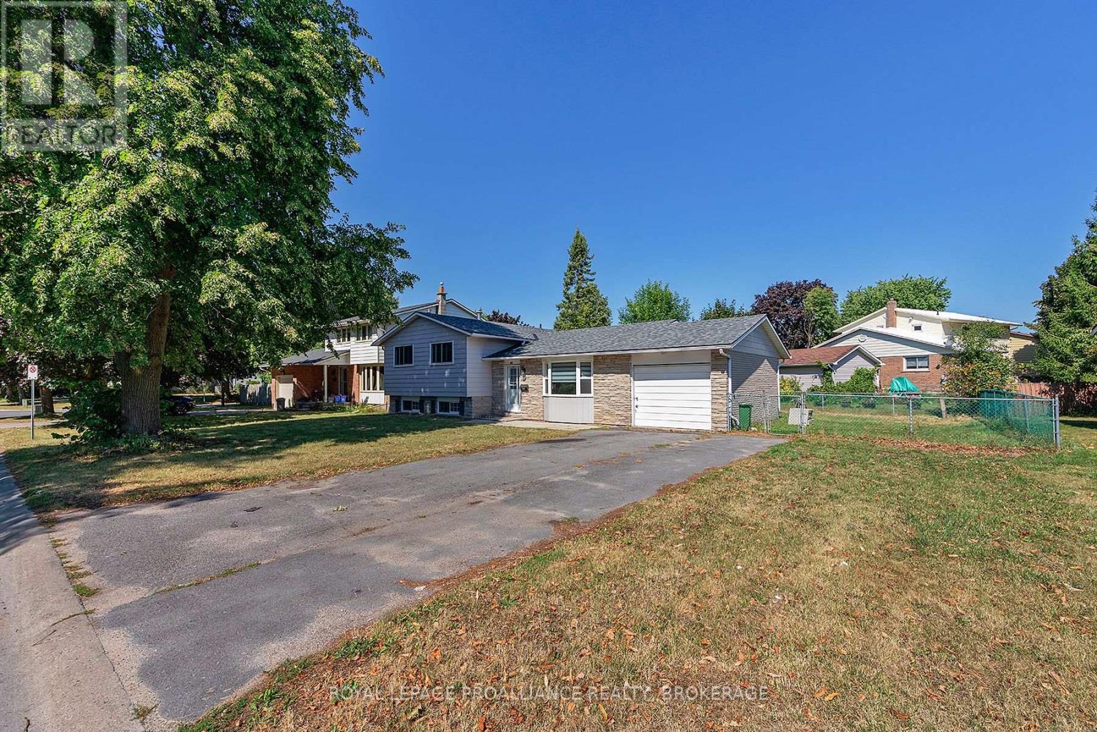 63 Old Oak Road, Kingston, Ontario  K7M 6X2 - Photo 4 - X12373295