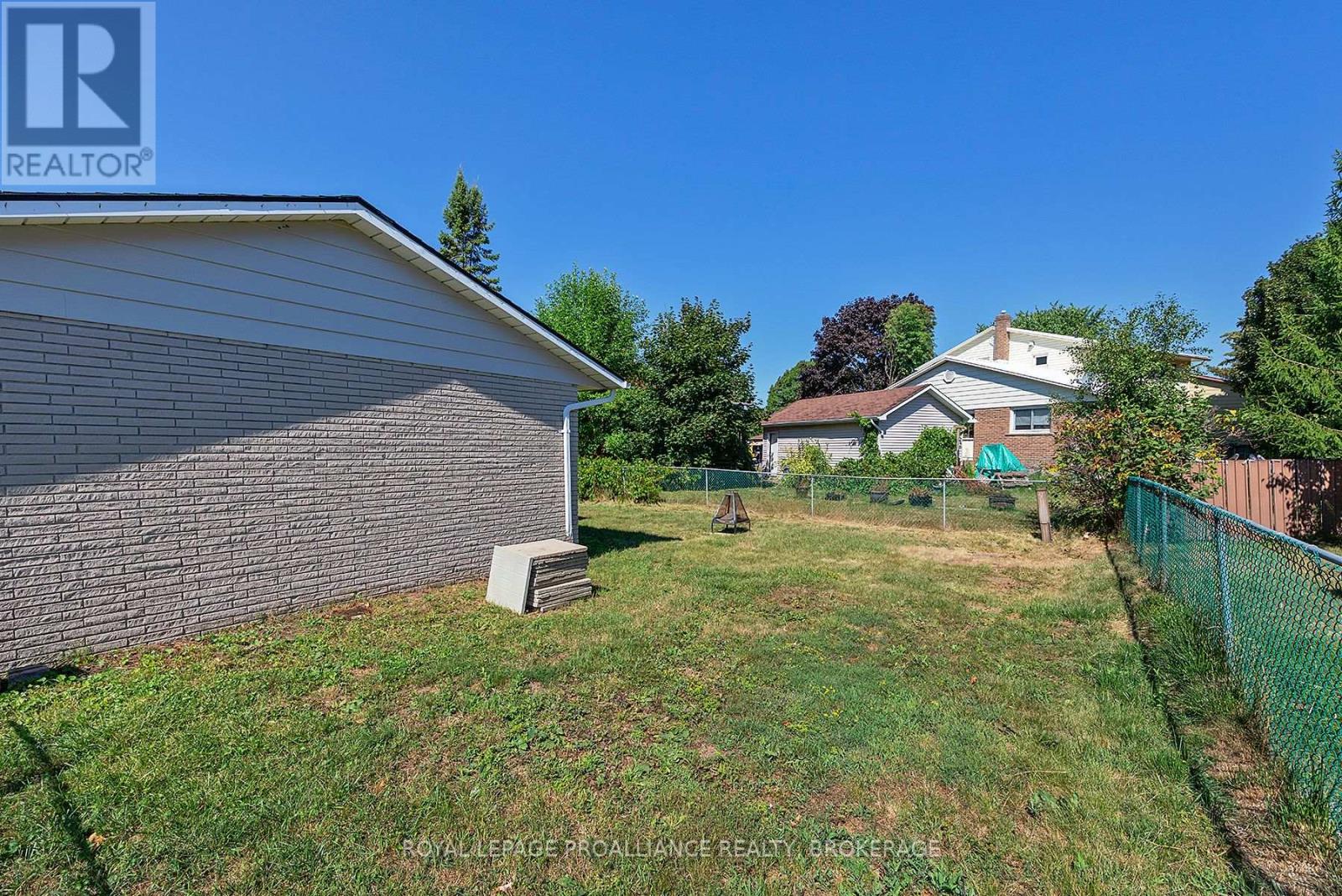 63 Old Oak Road, Kingston, Ontario  K7M 6X2 - Photo 7 - X12373295
