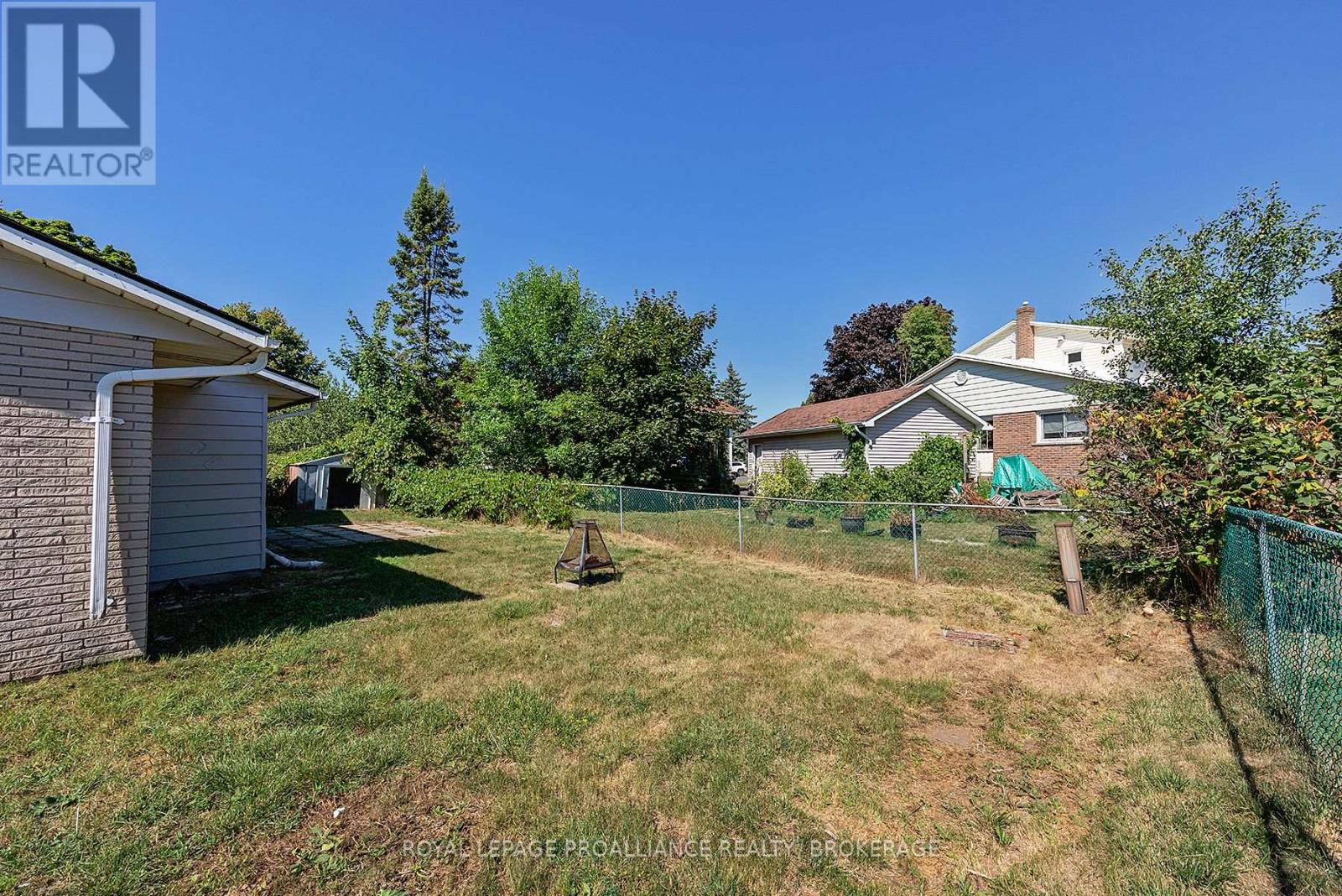 63 Old Oak Road, Kingston, Ontario  K7M 6X2 - Photo 8 - X12373295