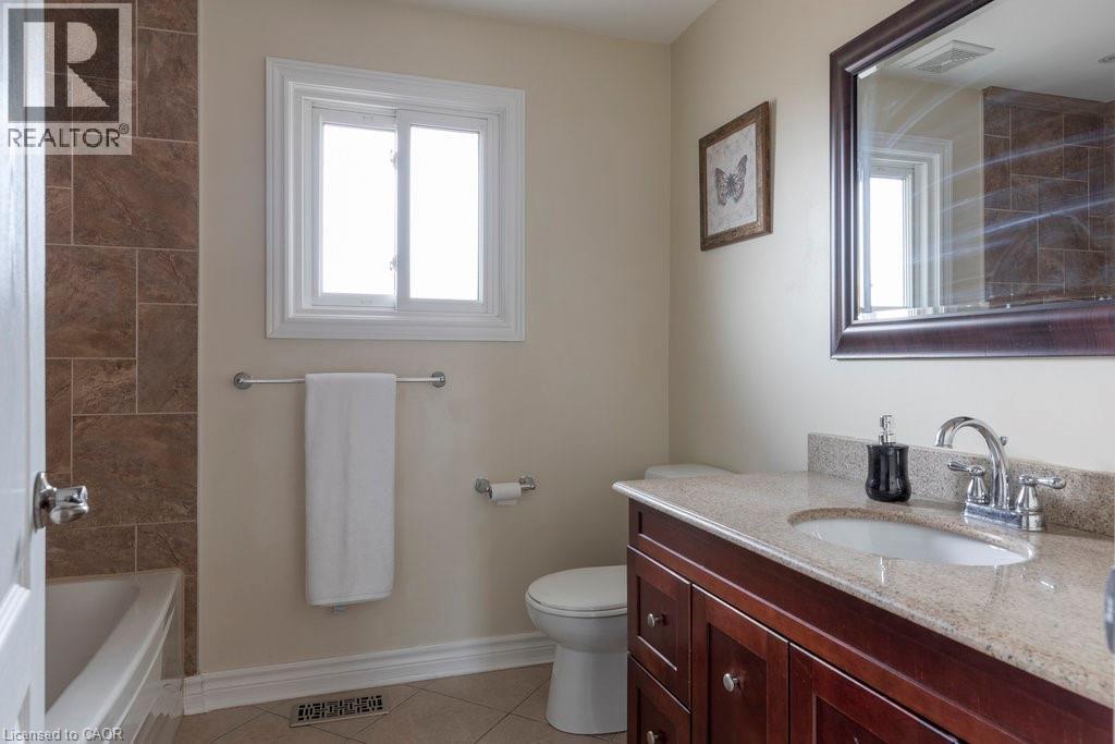 8 Colgate Court, Hamilton, Ontario  L9C 6Z6 - Photo 21 - 40752464