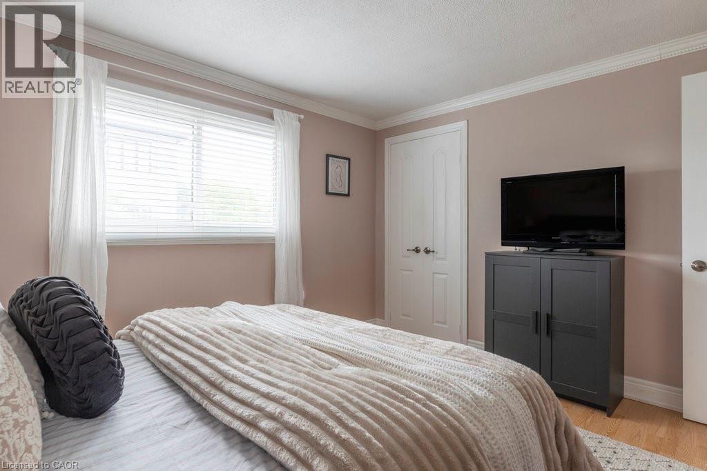 8 Colgate Court, Hamilton, Ontario  L9C 6Z6 - Photo 15 - 40752464