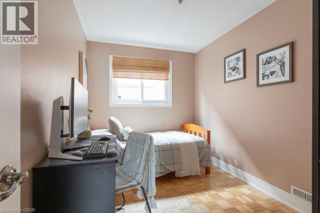 8 Colgate Court, Hamilton, Ontario  L9C 6Z6 - Photo 32 - 40752464