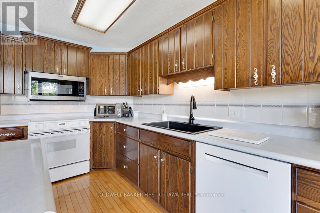 1031 Shanny Bear Lane, Frontenac, Ontario  K0H 2L0 - Photo 15 - X12373259
