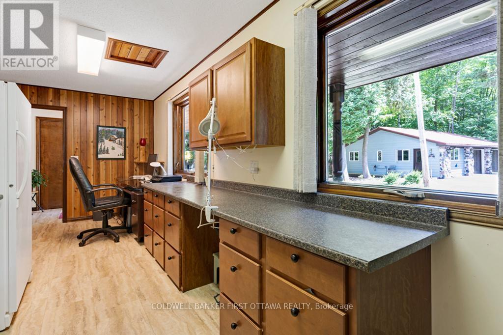 1031 Shanny Bear Lane, Frontenac, Ontario  K0H 2L0 - Photo 18 - X12373259