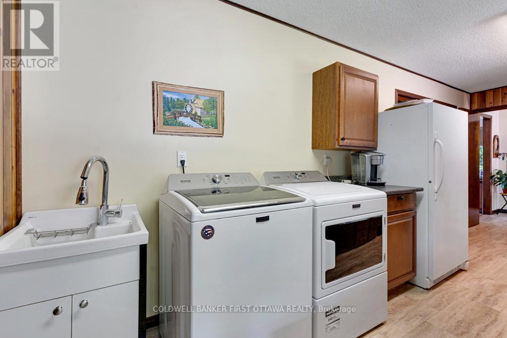 1031 Shanny Bear Lane, Frontenac, Ontario  K0H 2L0 - Photo 19 - X12373259