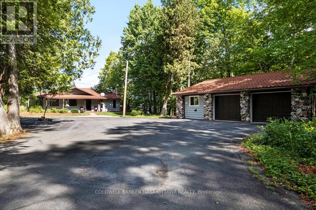 1031 Shanny Bear Lane, Frontenac, Ontario  K0H 2L0 - Photo 4 - X12373259