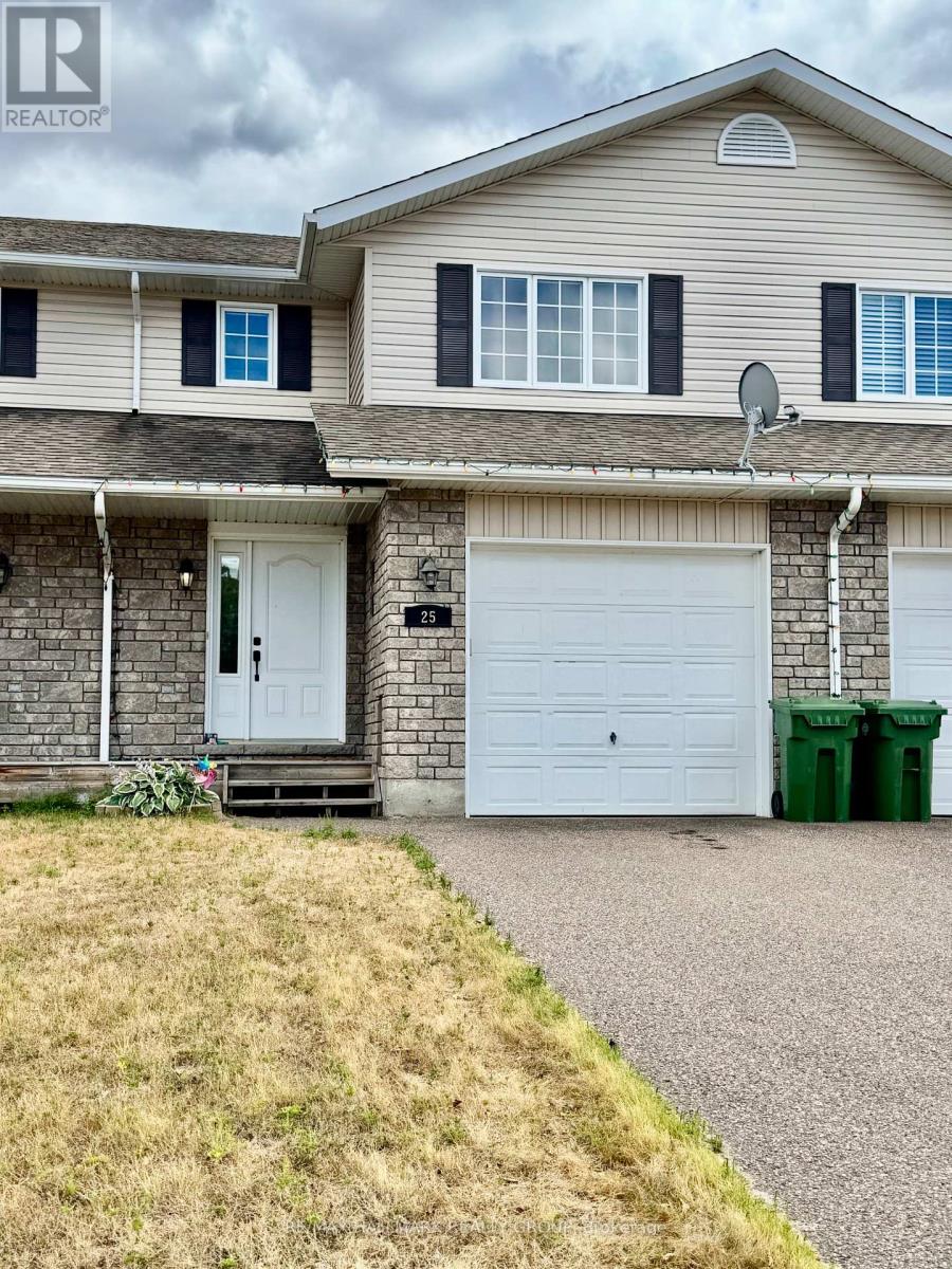 25 WINSTON AVENUE, Petawawa, Ontario