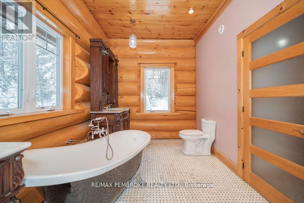 2467 Darling Road, Lanark Highlands, Ontario  K0A 1P0 - Photo 27 - X12373284
