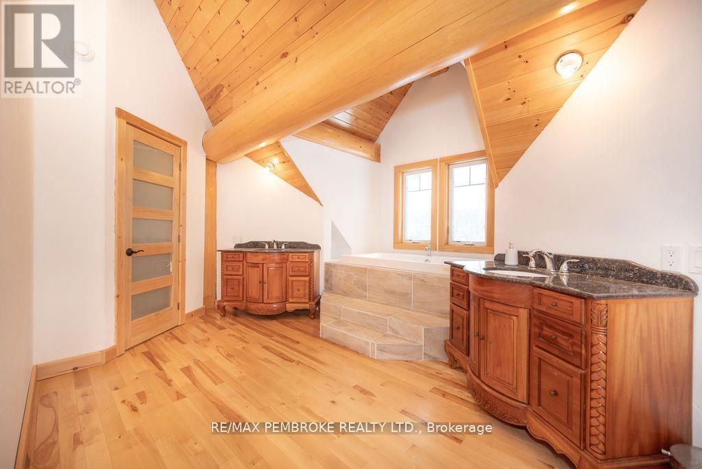 2467 Darling Road, Lanark Highlands, Ontario  K0A 1P0 - Photo 41 - X12373284