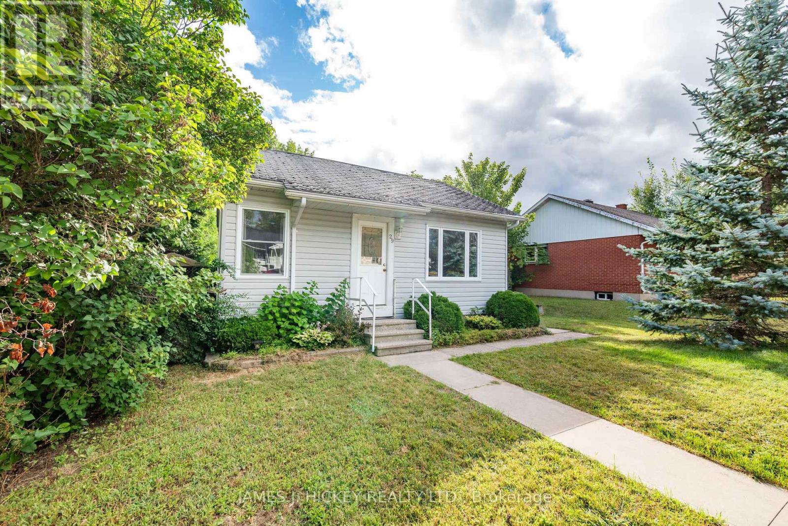 29 Glendale Avenue, Deep River, Ontario  K0J 1P0 - Photo 30 - X12373292