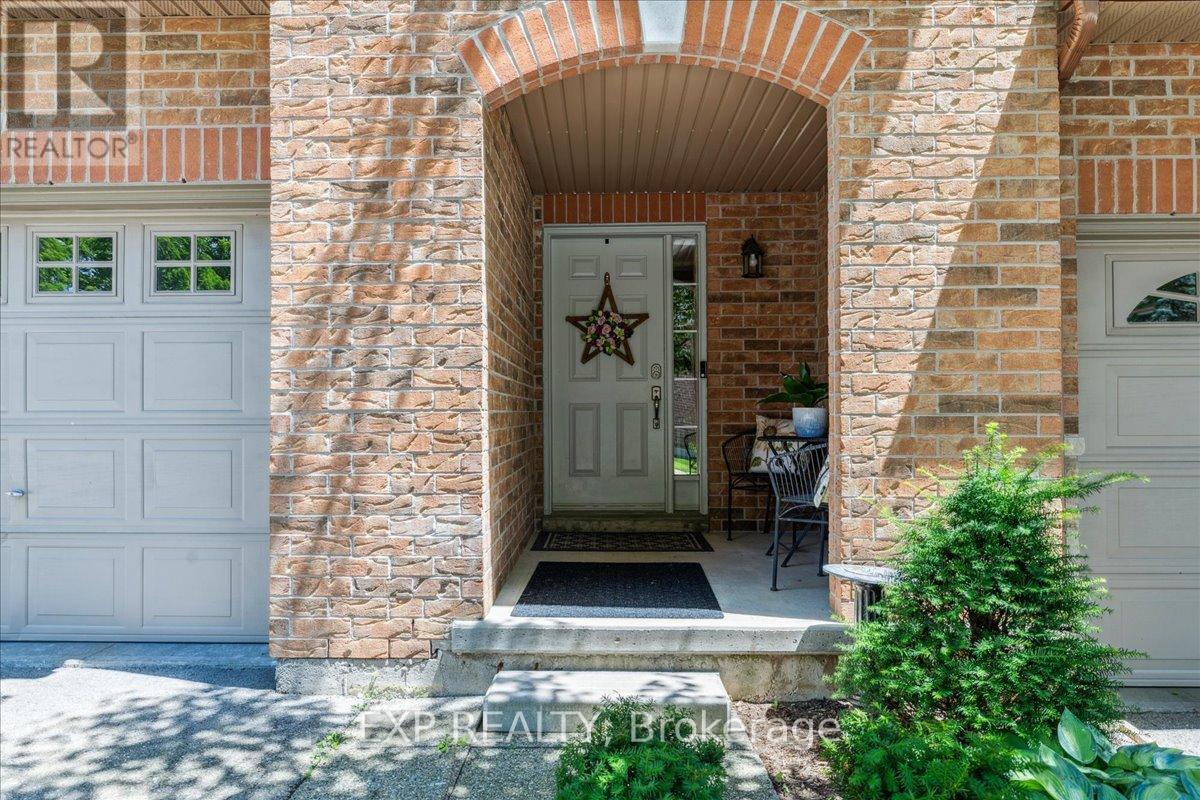 108 Myers Lane, Hamilton, Ontario  L9G 0A5 - Photo 5 - X12373269