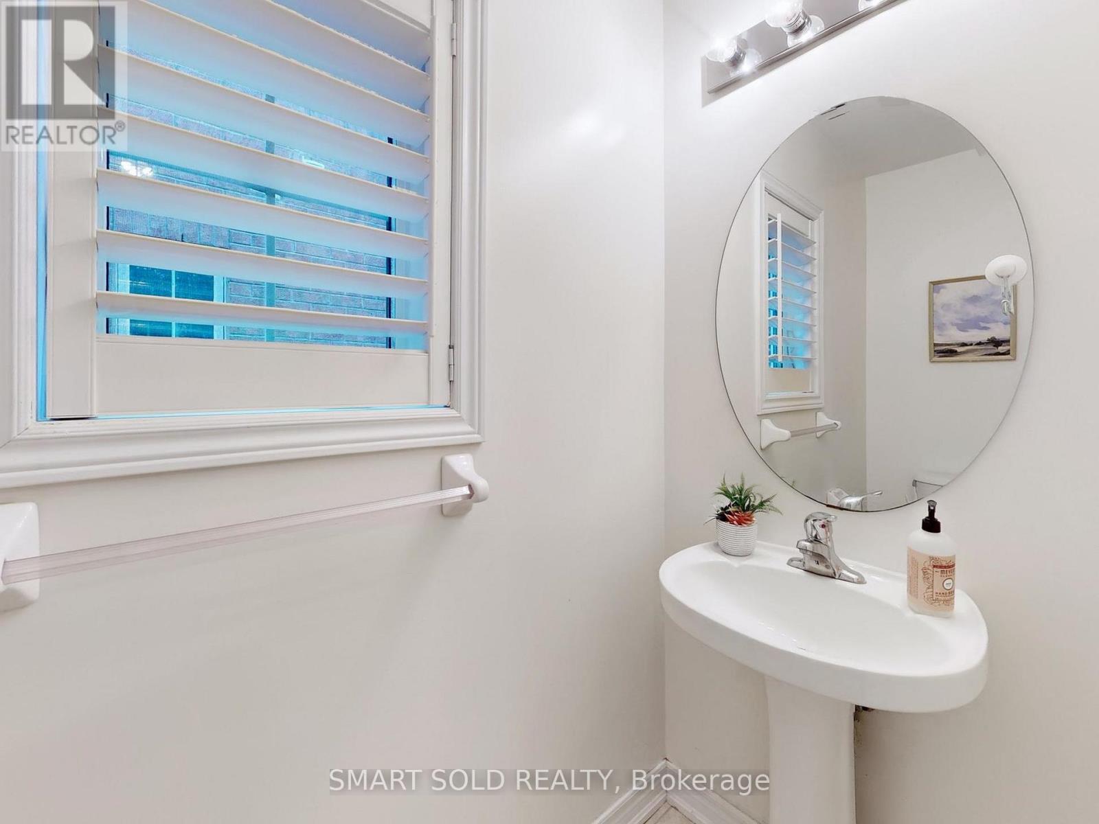26 - 230 Paisley Boulevard W, Mississauga, Ontario  L5B 0C5 - Photo 15 - W12373242