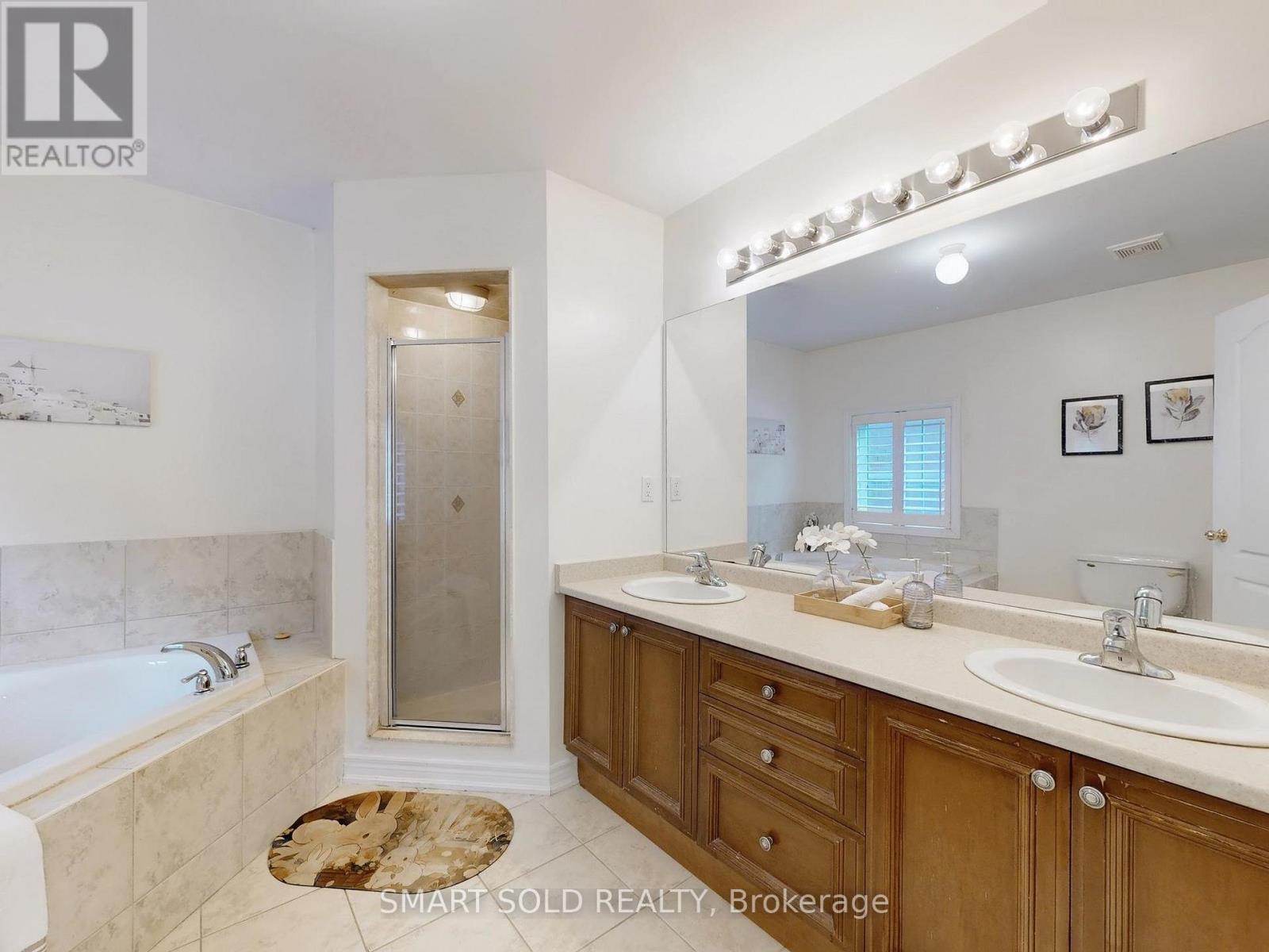 26 - 230 Paisley Boulevard W, Mississauga, Ontario  L5B 0C5 - Photo 20 - W12373242