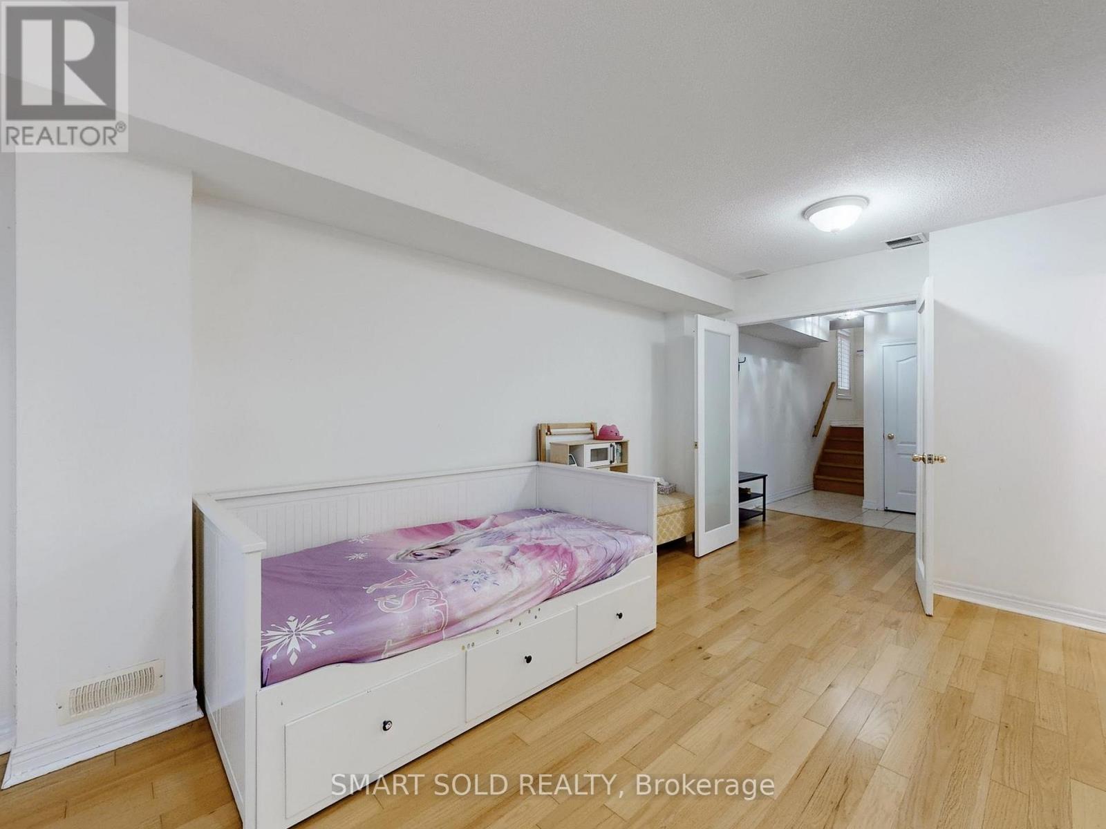 26 - 230 Paisley Boulevard W, Mississauga, Ontario  L5B 0C5 - Photo 29 - W12373242