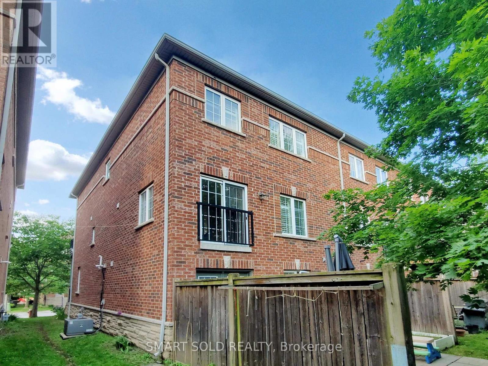 26 - 230 Paisley Boulevard W, Mississauga, Ontario  L5B 0C5 - Photo 31 - W12373242