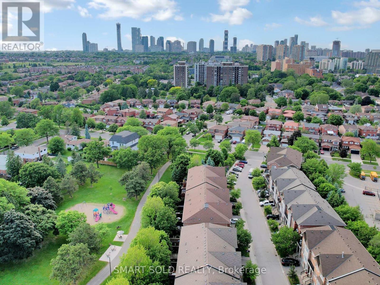 26 - 230 Paisley Boulevard W, Mississauga, Ontario  L5B 0C5 - Photo 34 - W12373242