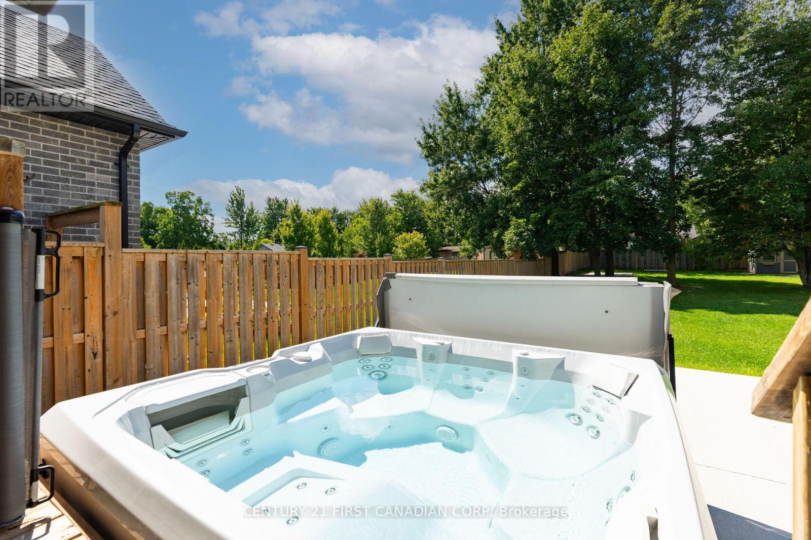 245 Walnut Street, Lucan Biddulph, Ontario  N0M 2J0 - Photo 10 - X12273745