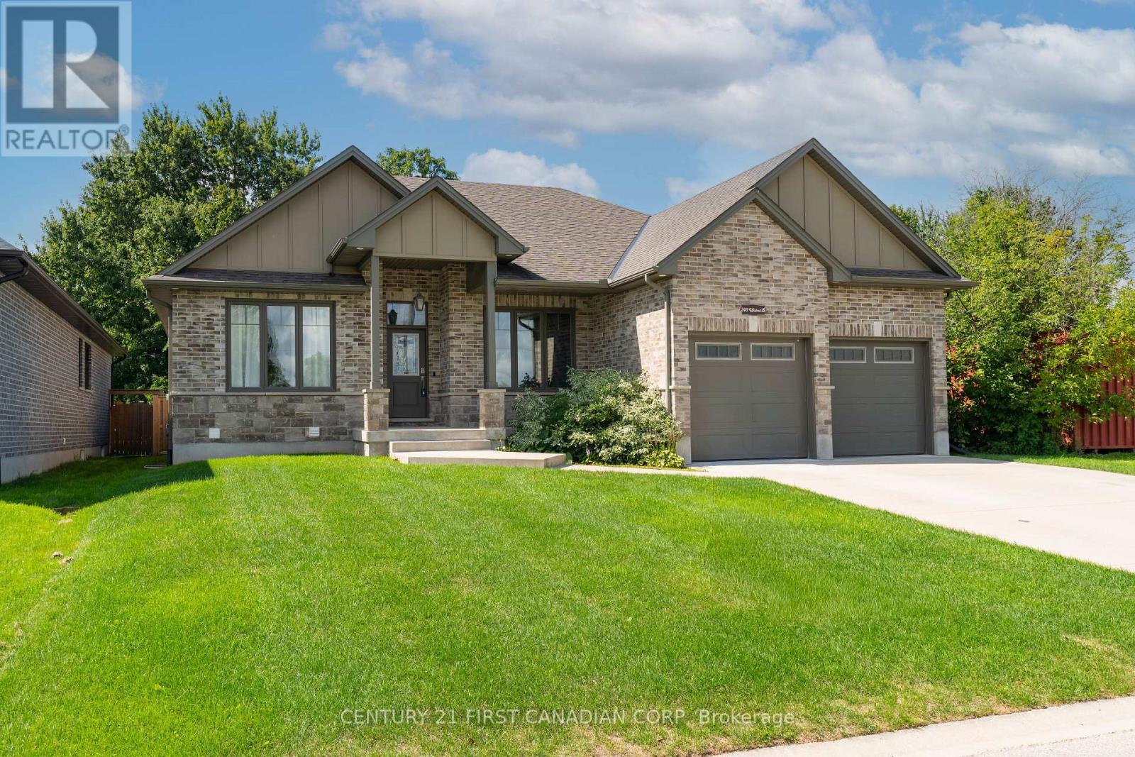 245 Walnut Street, Lucan Biddulph, Ontario  N0M 2J0 - Photo 1 - X12273745