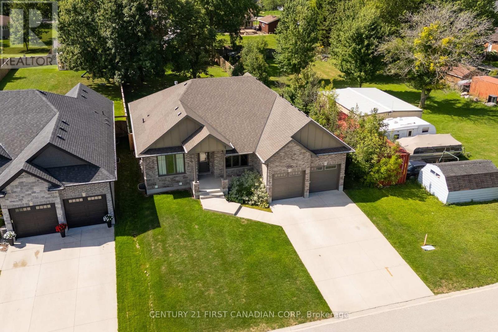 245 Walnut Street, Lucan Biddulph, Ontario  N0M 2J0 - Photo 4 - X12273745