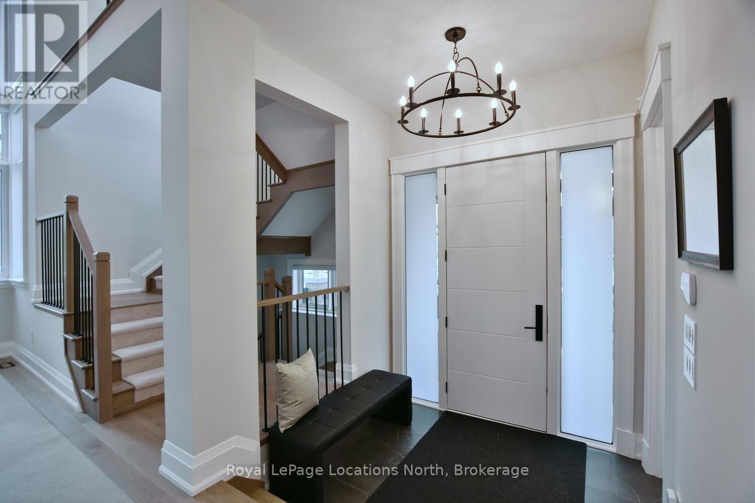 166 Springside Crescent, Blue Mountains, Ontario  L9Y 5L3 - Photo 2 - X12373299