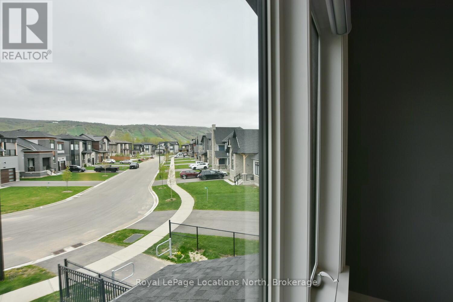 166 Springside Crescent, Blue Mountains, Ontario  L9Y 5L3 - Photo 28 - X12373299