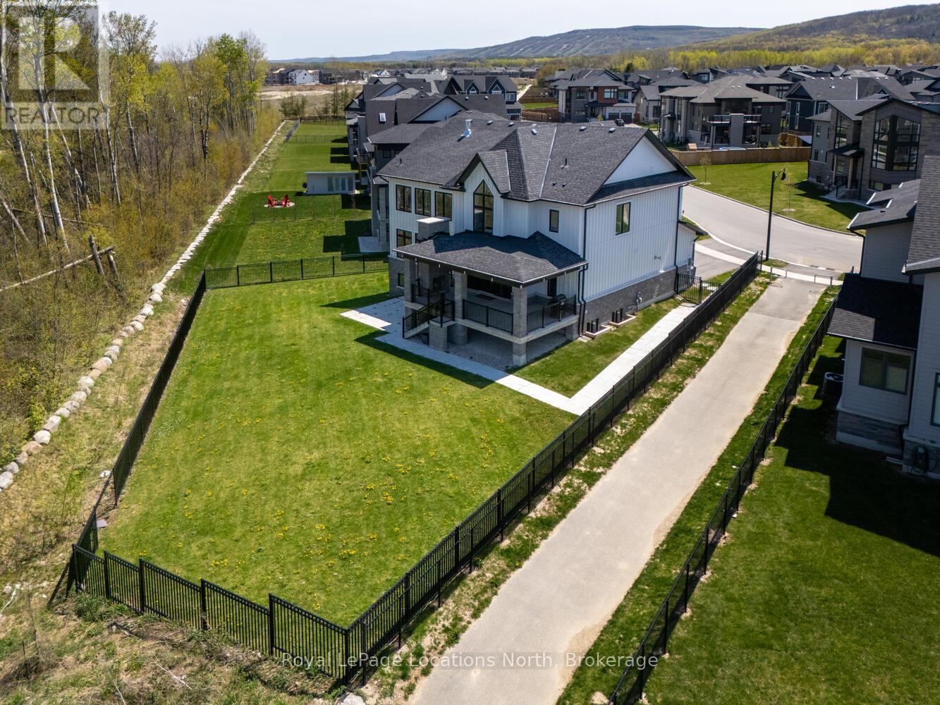 166 Springside Crescent, Blue Mountains, Ontario  L9Y 5L3 - Photo 38 - X12373299