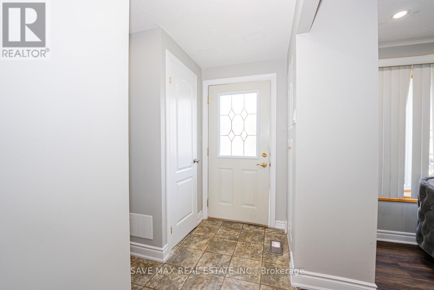 Property at 88 HARCOURT CRESCENT image 2