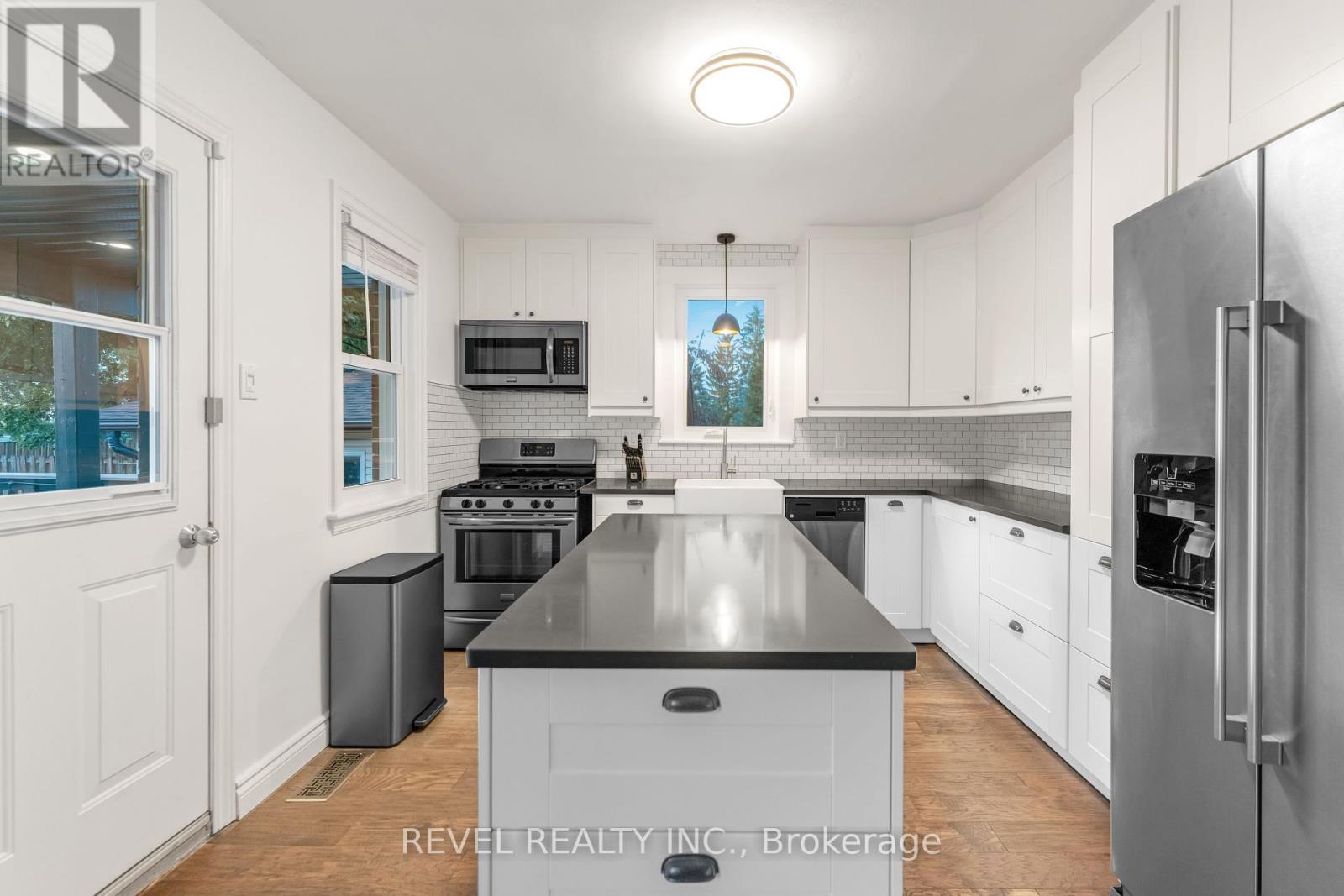 680 Woodburn Road, Hamilton, Ontario  L0R 1P0 - Photo 9 - X12373230