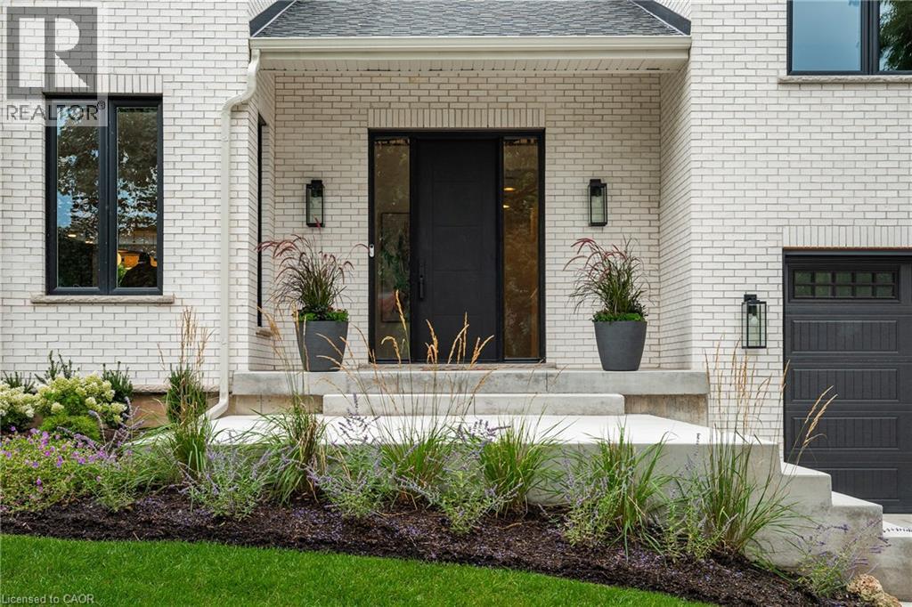 Property at 935 HARVEY Place image 4