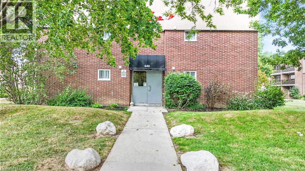 640 Grey Street Unit# 206, Brantford, Ontario  N3S 4Y3 - Photo 3 - 40758417