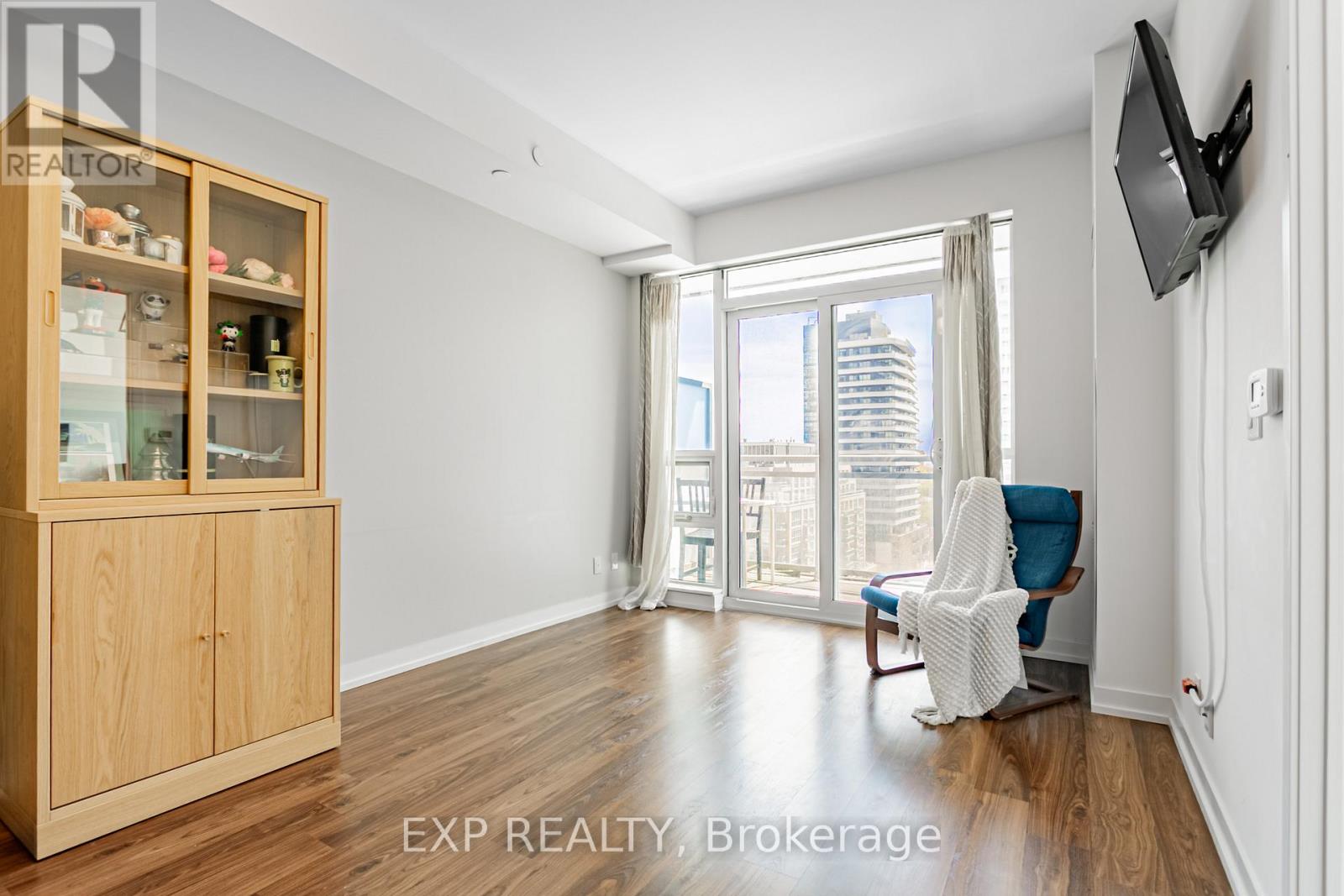 1018 - 98 Lillian Street, Toronto (Mount Pleasant West), Ontario  M4S 0A5 - Photo 12 - C12373266