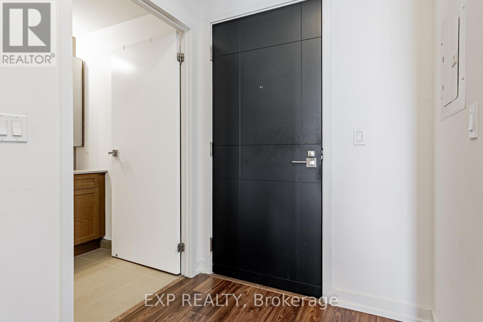 1018 - 98 Lillian Street, Toronto (Mount Pleasant West), Ontario  M4S 0A5 - Photo 3 - C12373266