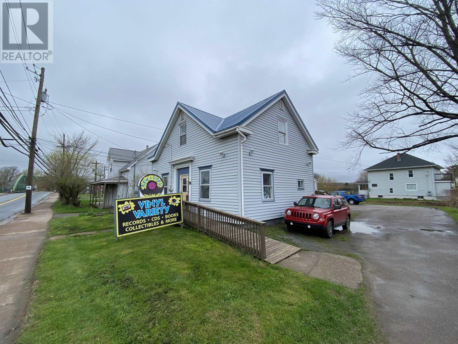 17 Walker Street, Truro, Nova Scotia  B2N 4A5 - Photo 1 - 202510403