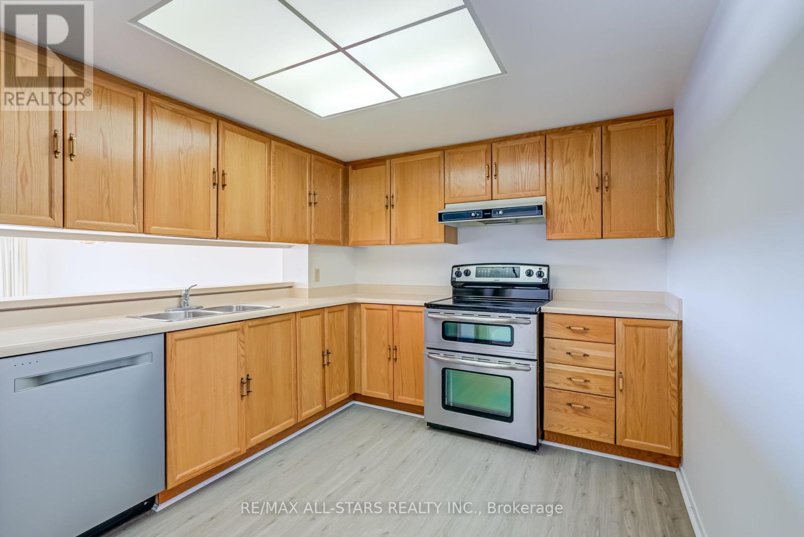 718 - 2 Raymerville Drive, Markham, Ontario  L3P 7N7 - Photo 12 - N12373263