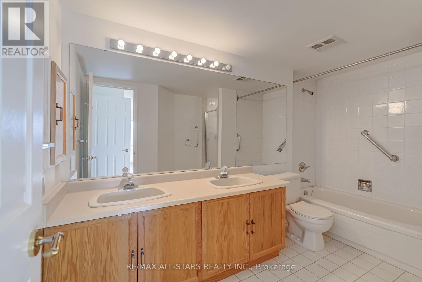 718 - 2 Raymerville Drive, Markham, Ontario  L3P 7N7 - Photo 21 - N12373263