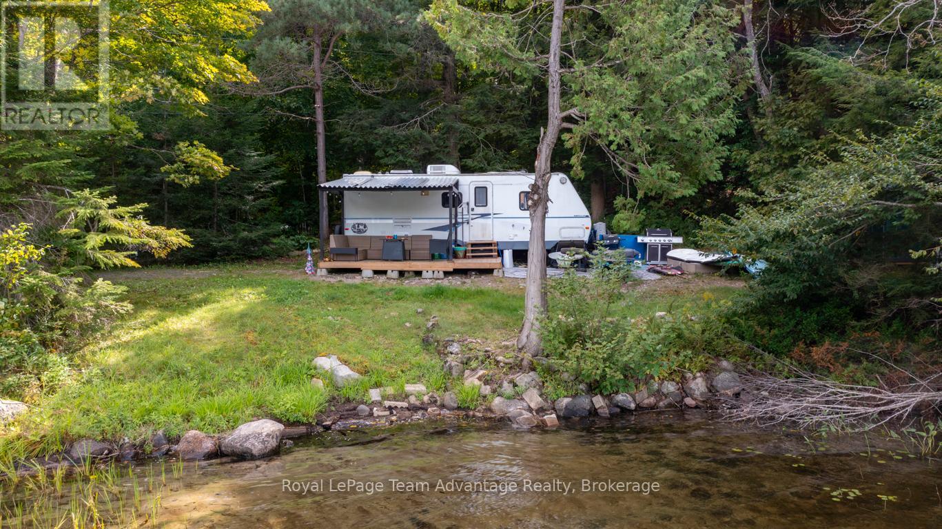 61 Haystead Bay Road, Seguin, Ontario  P2A 0B2 - Photo 5 - X12371839