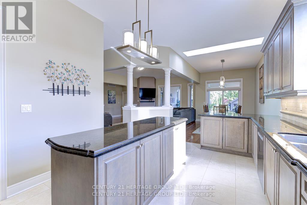 3 Nova Scotia Road, Brampton, Ontario L6Y 5K8 - Photo 7 - W12111920