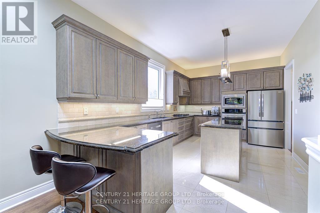 3 Nova Scotia Road, Brampton, Ontario L6Y 5K8 - Photo 9 - W12111920