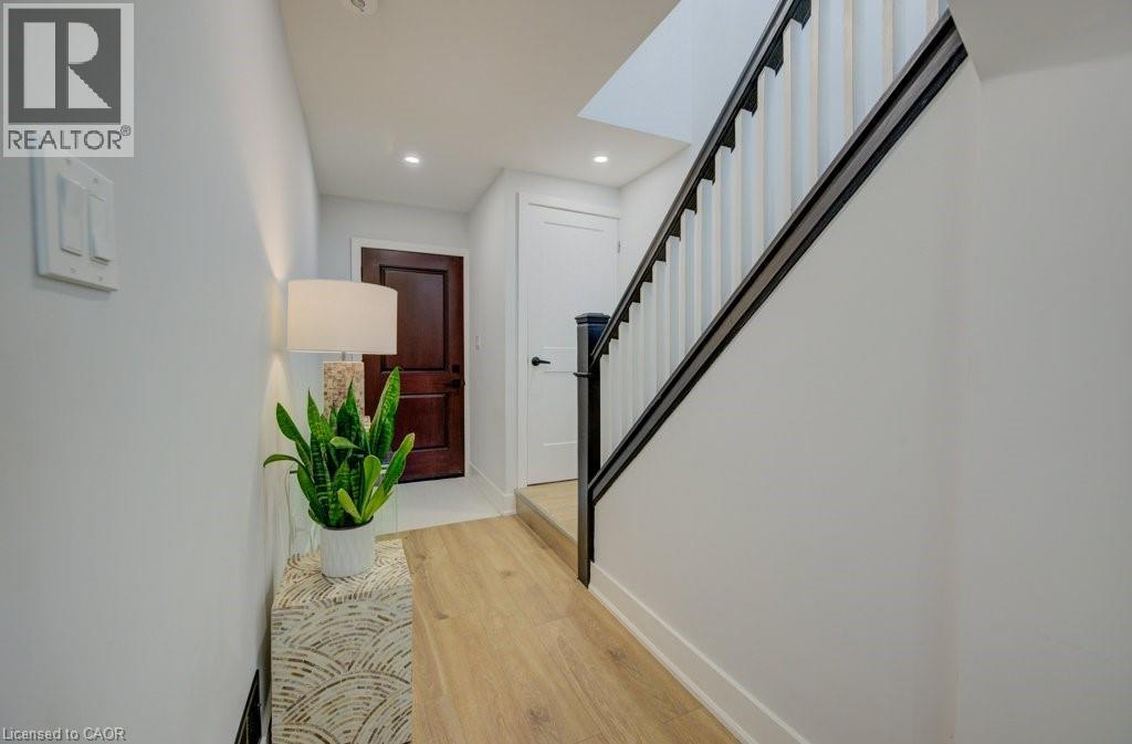 28 Barons Avenue S, Hamilton, Ontario  L8K 2X9 - Photo 13 - 40760460