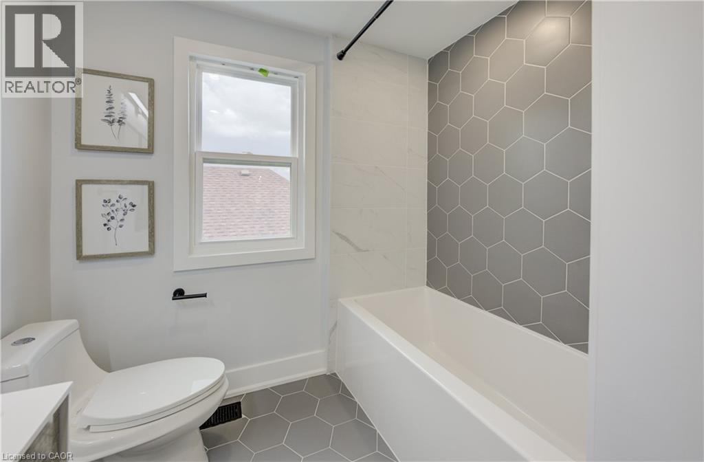 28 Barons Avenue S, Hamilton, Ontario  L8K 2X9 - Photo 22 - 40760460