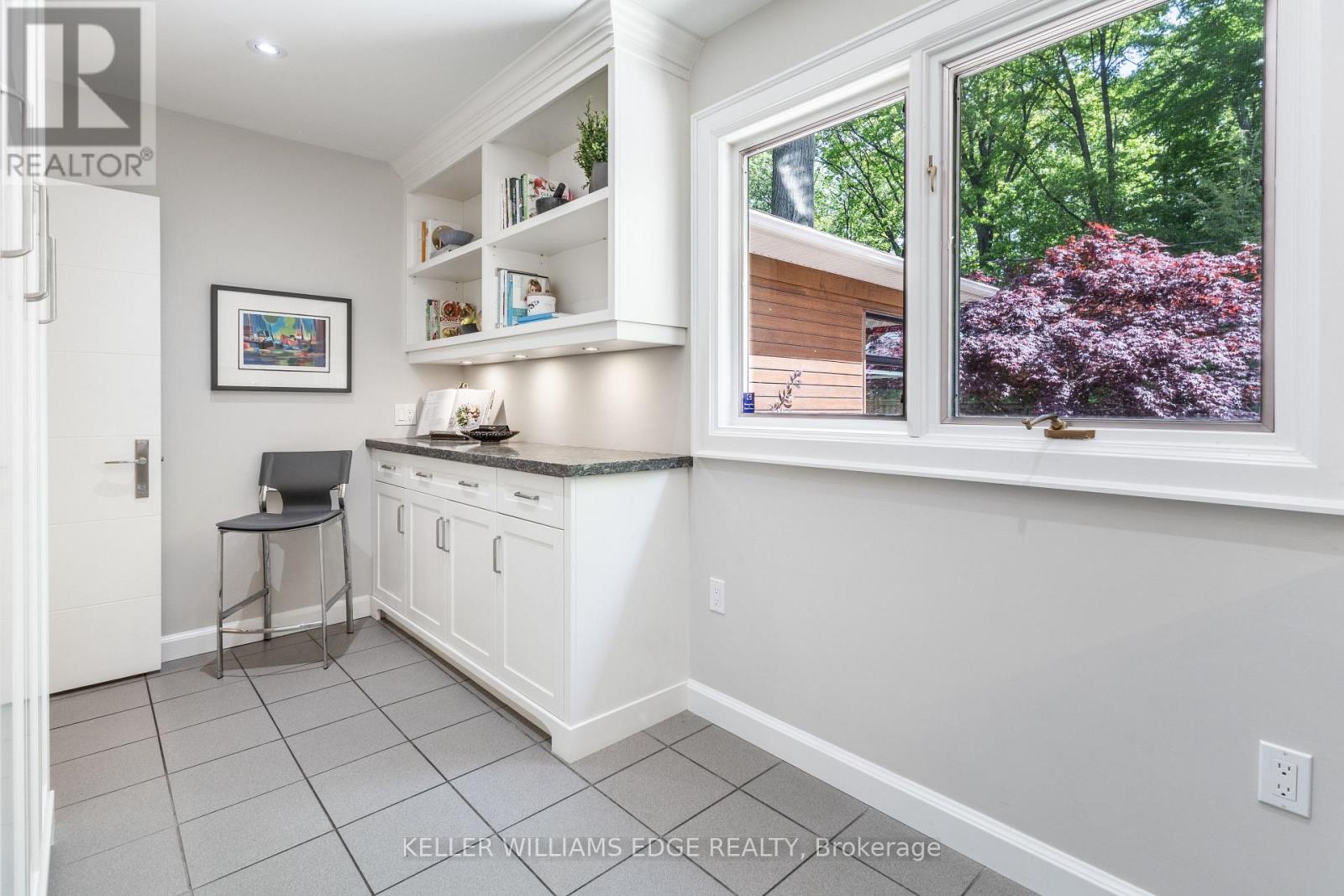 319 Goodram Drive, Burlington, Ontario  L7L 2J9 - Photo 14 - W12373273