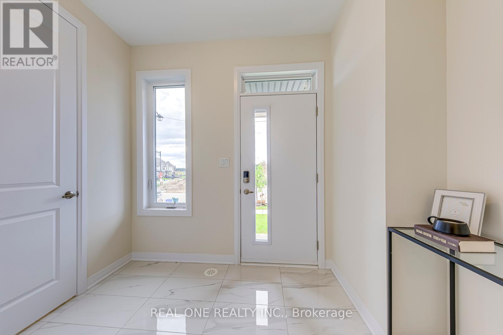 3497 Post Road, Oakville, Ontario  L6H 7W5 - Photo 4 - W12373304